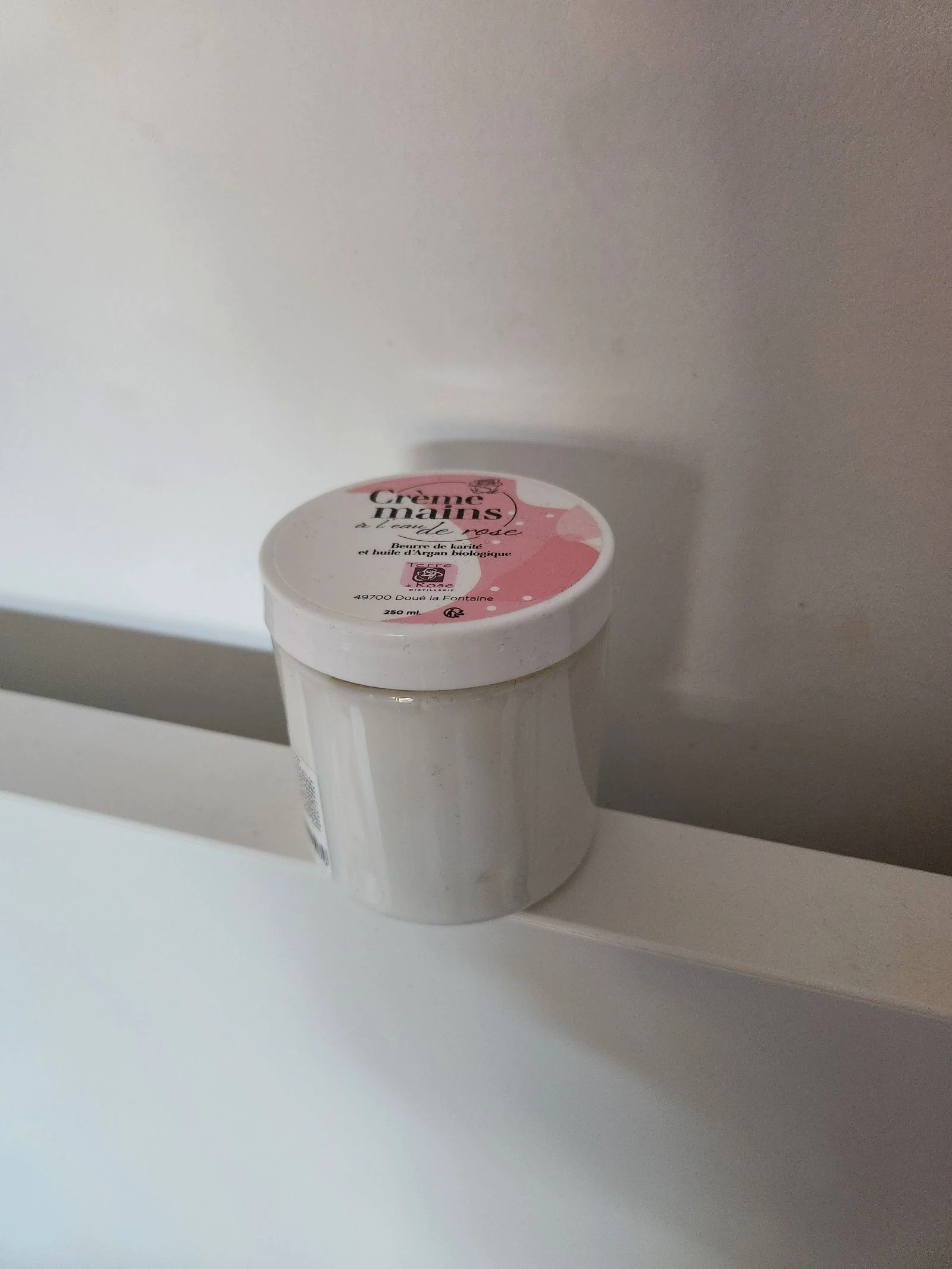 🌸NEUF crème mains à la rose🌸